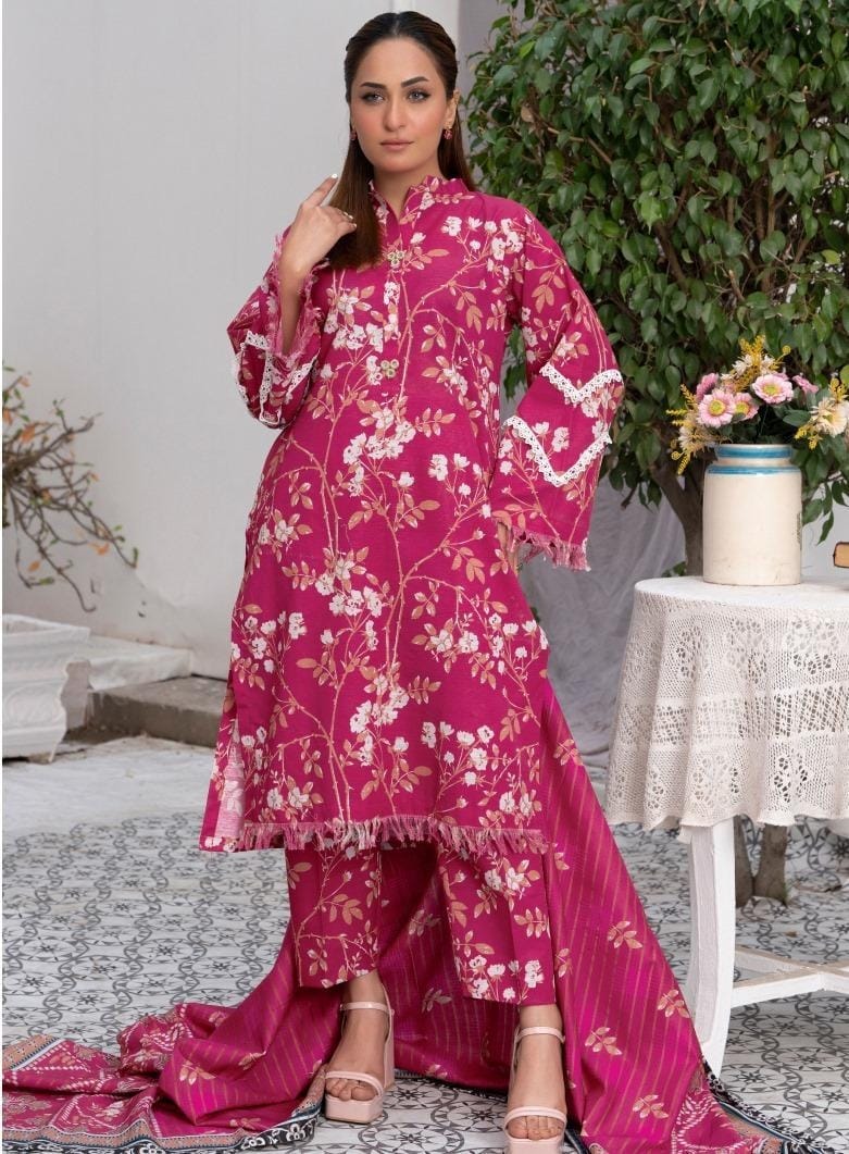 3 Pcs Women's Unstitched Khaddar Printed Suit